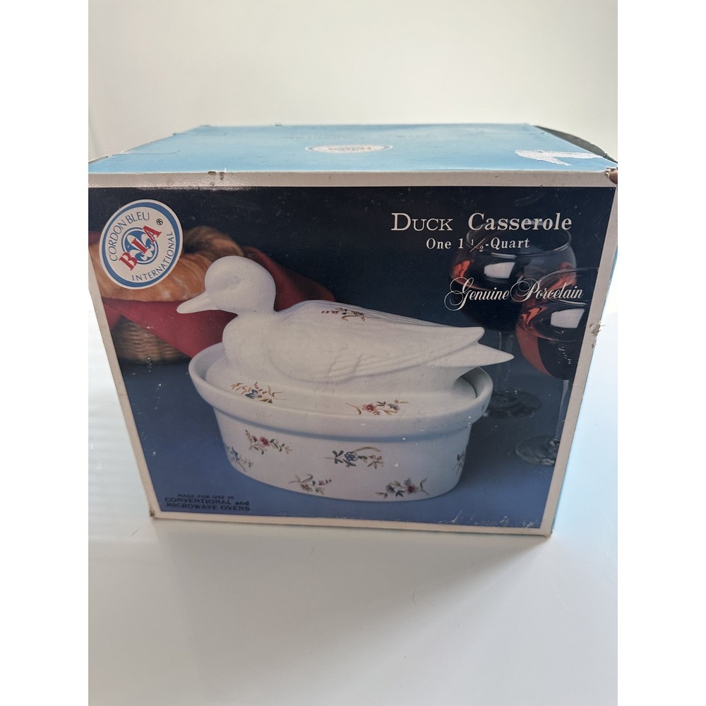 BIA Cordon Bleu Porcelain Duck Covered Casserole, Wildflowers with Box - Picture 2 of 12